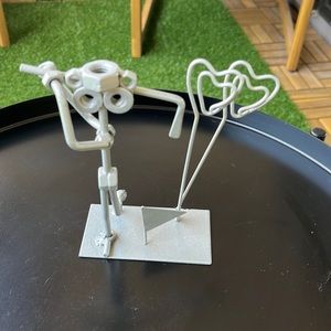 Nuts & Bolts Metal Art Golfer Business Card/Picture Holder.